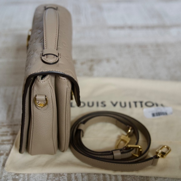 LV Pochette Metis Monogram Empreinte Leather - Turtledove - Picture 3 of 7